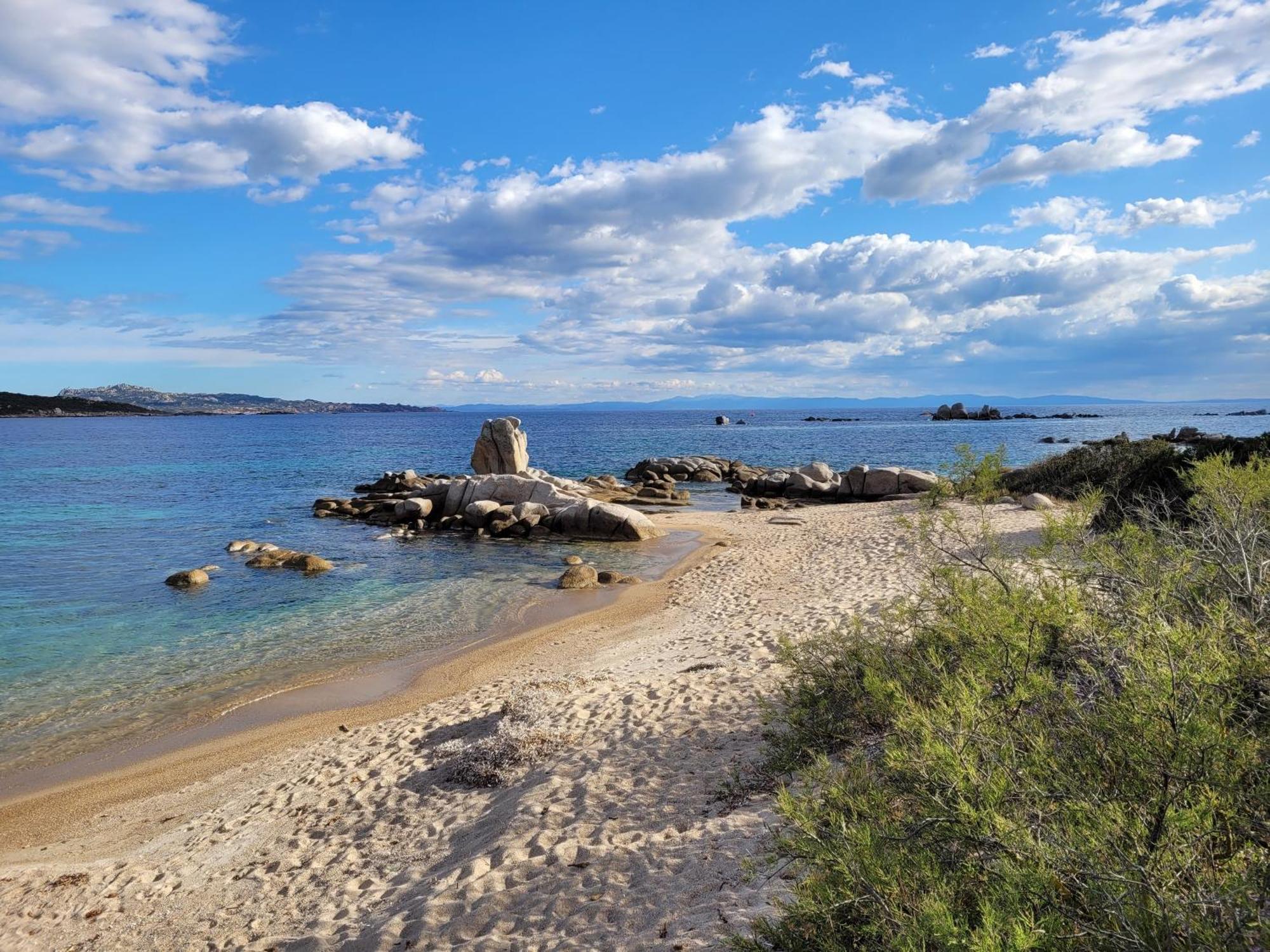 Argiale - Arghjale Villa Figari  Luaran gambar